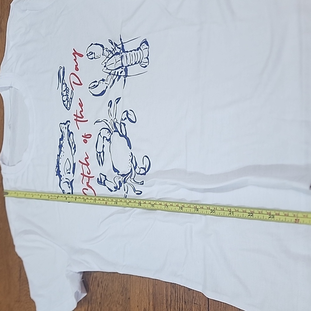 NWOT Catch Of The Day Graphic Womens Short Sleeve Tee Shirt Sz Small - Picture 5 of 6